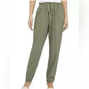 NEW Social Standard by Sanctuary Green Linen Blend
Solstice Jogger Pant